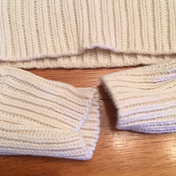 EUC loose knit v neck sweater- great for layering - Picture 2 of 4